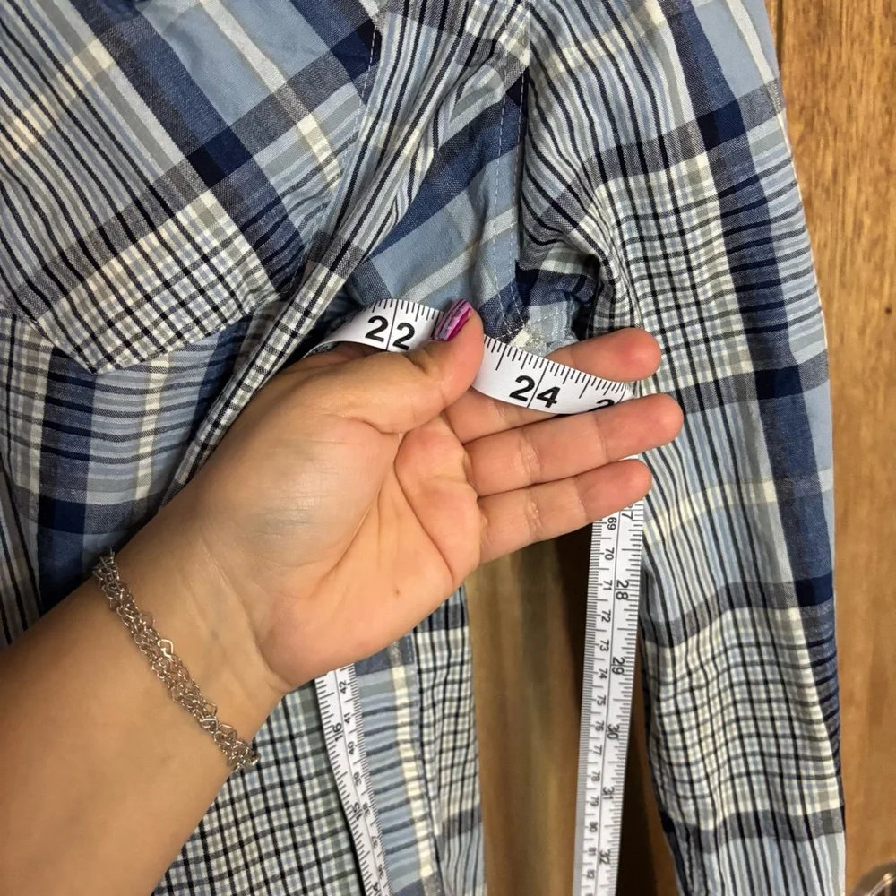 Levi's men’s‎ Light and Dark Blue Checkered Shirt size L